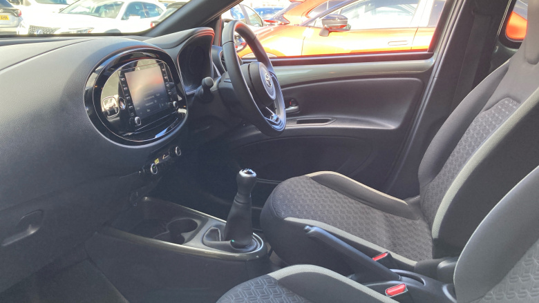 Toyota Aygo X 1.0 VVT-i Edge 5dr Petrol Hatchback